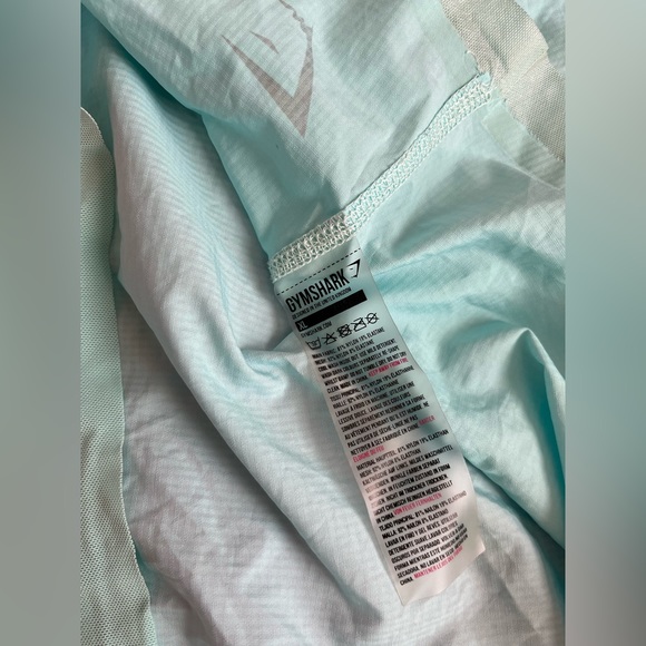 Gymshark tank top🤍✨ - Picture 3 of 4